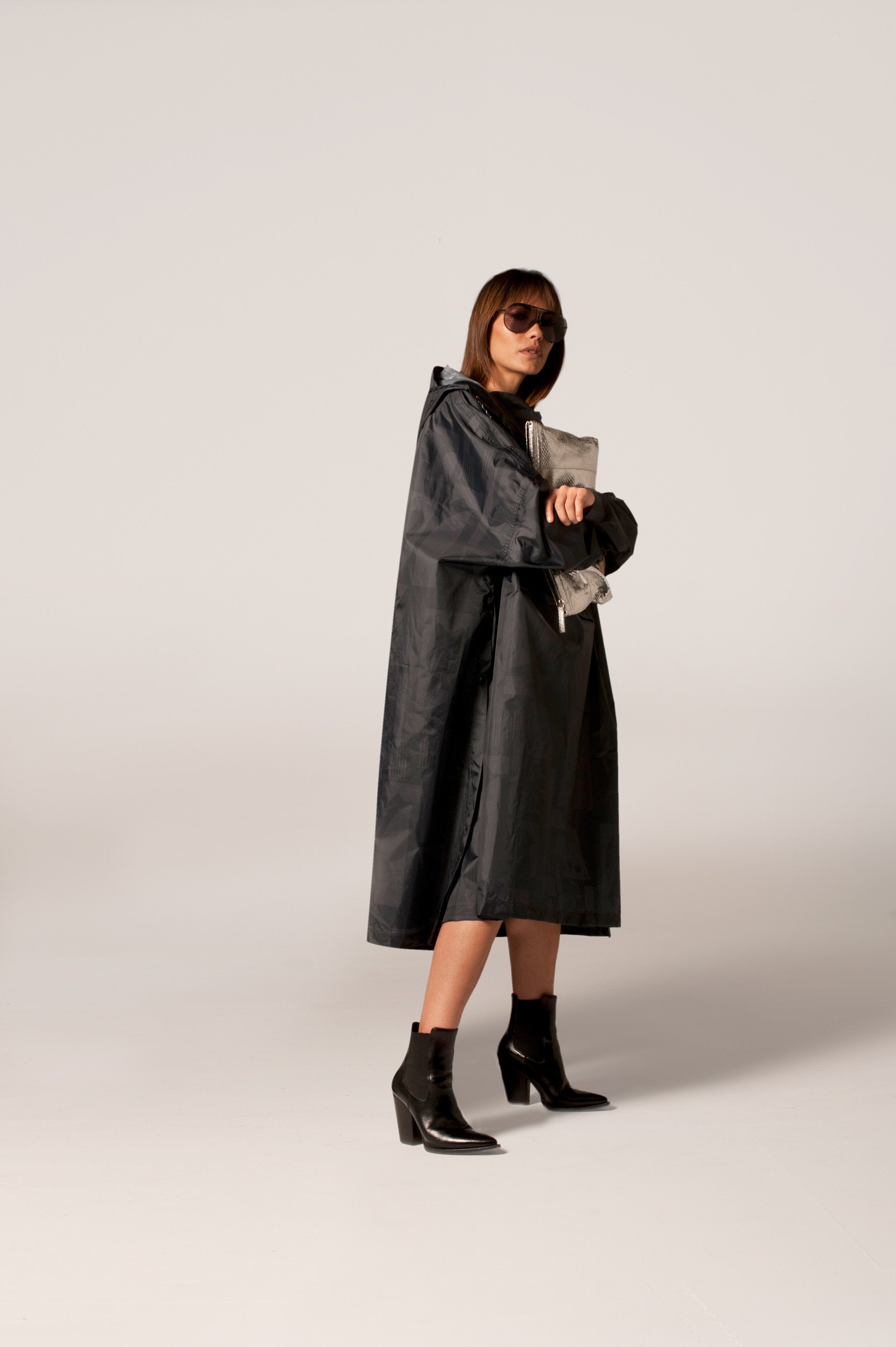 Image of Black Art Camo로 돌아가기 - 레인 폰초